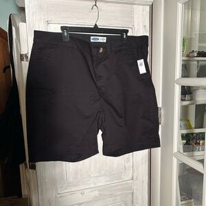 Old Navy Women's  Black Flat Front Shorts with pockets.
Stretch material